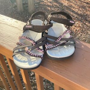 Duinn brown and pink sandals